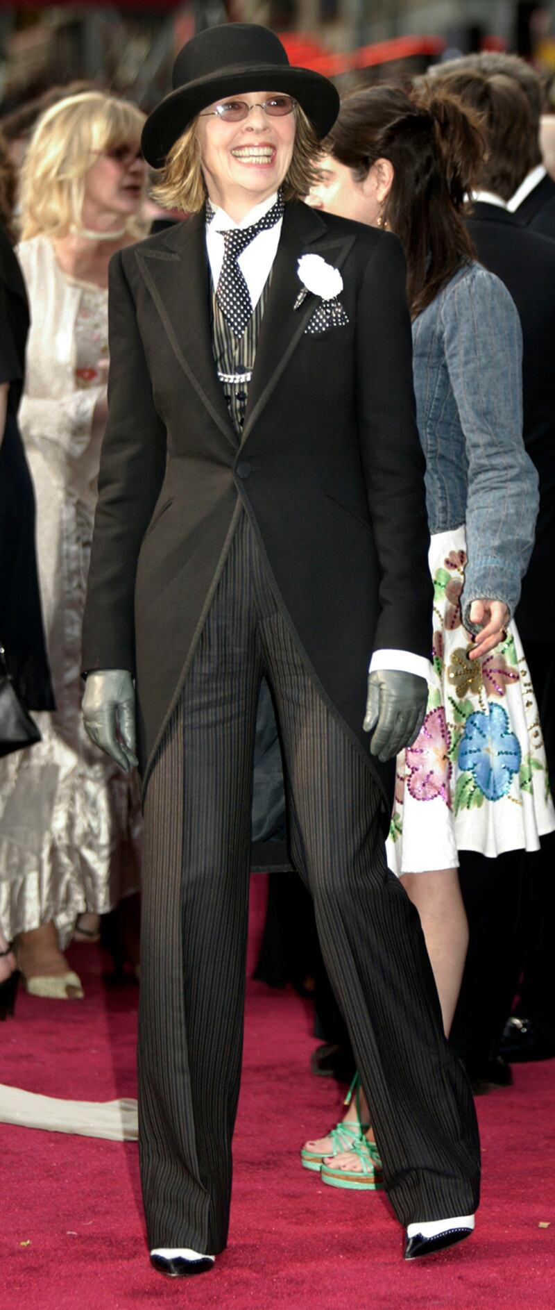 galleries/2014/03/01/craziest-dresses-in-oscar-history-photos/oscar-dresses-keaton_lofkno