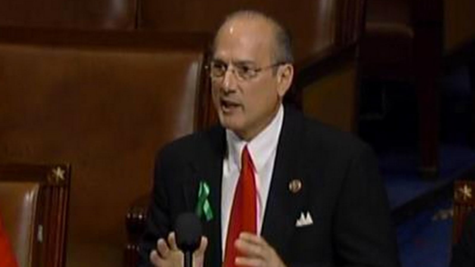 cheats/2014/07/19/u-s-rep-aide-brings-gun-to-office/140719-tom-marino-cheat_dasiou