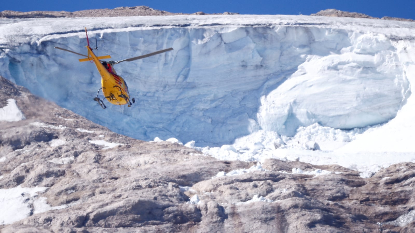 2022-07-06T072728Z_445526534_RC276V9618FH_RTRMADP_3_ITALY-MOUNTAIN-ICE-COLLAPSE_e28p9a