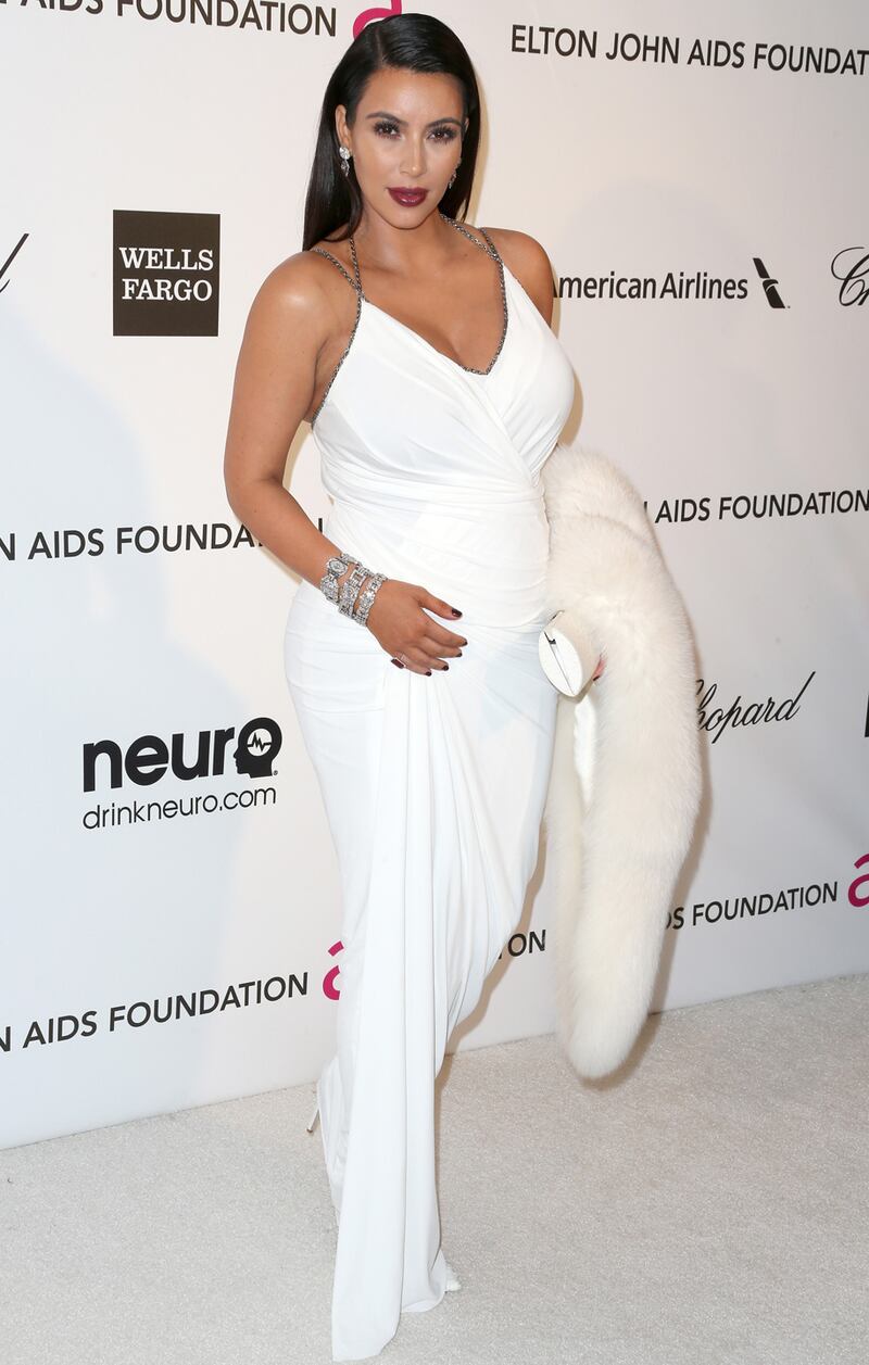 galleries/2013/02/25/best-of-the-academy-award-after-parties-vanity-fair-and-more-photos/kim-kardashian-oscars-after-parties_k9d7m7