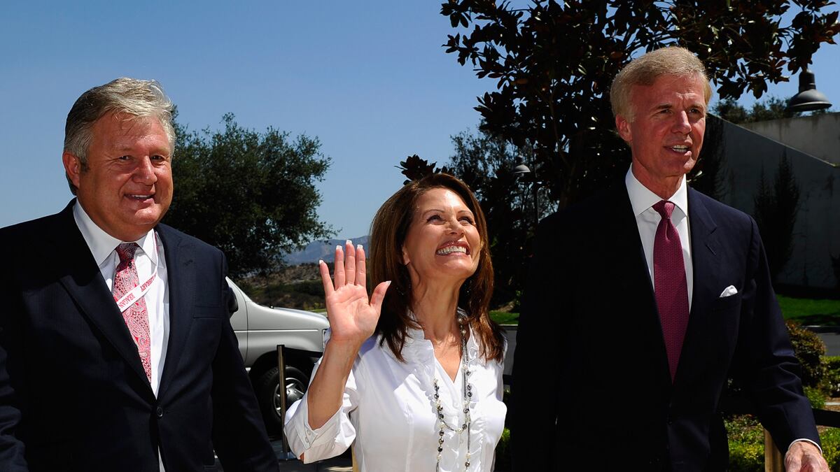 cheats/2011/09/07/bachmann-mum-at-debate/michele-bachmann-arriving-debate_nzyvin
