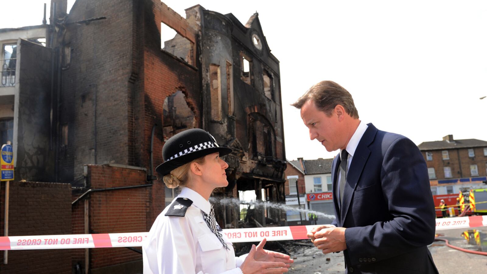 articles/2011/08/10/david-cameron-gets-tough-in-response-to-riots/david-cameron-riots-underhill_xmazn6
