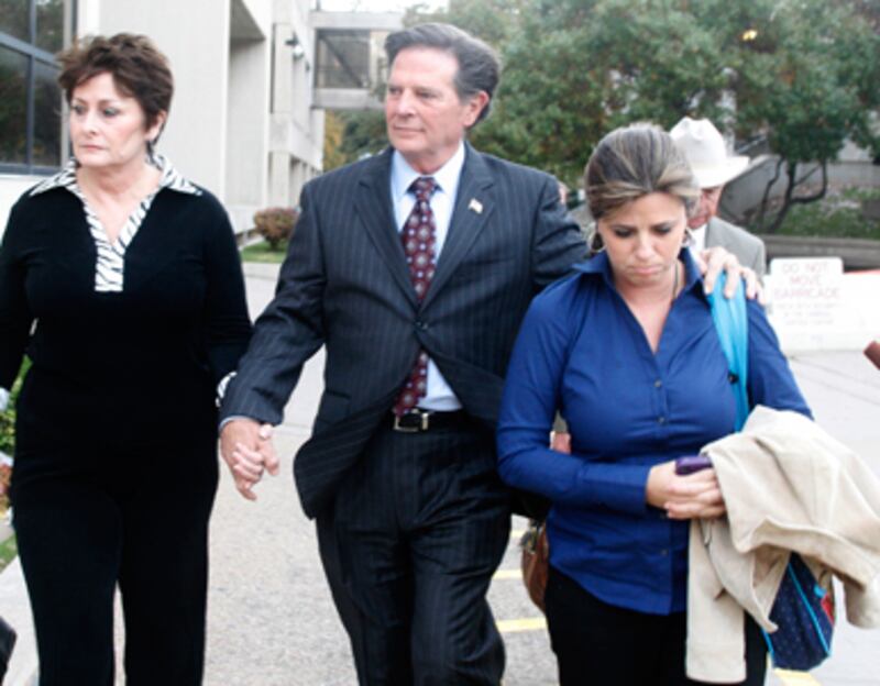 articles/2010/11/25/tom-delays-conviction-a-holiday-gift-to-liberals/alterman-tom-delay_143720_bx6gu3