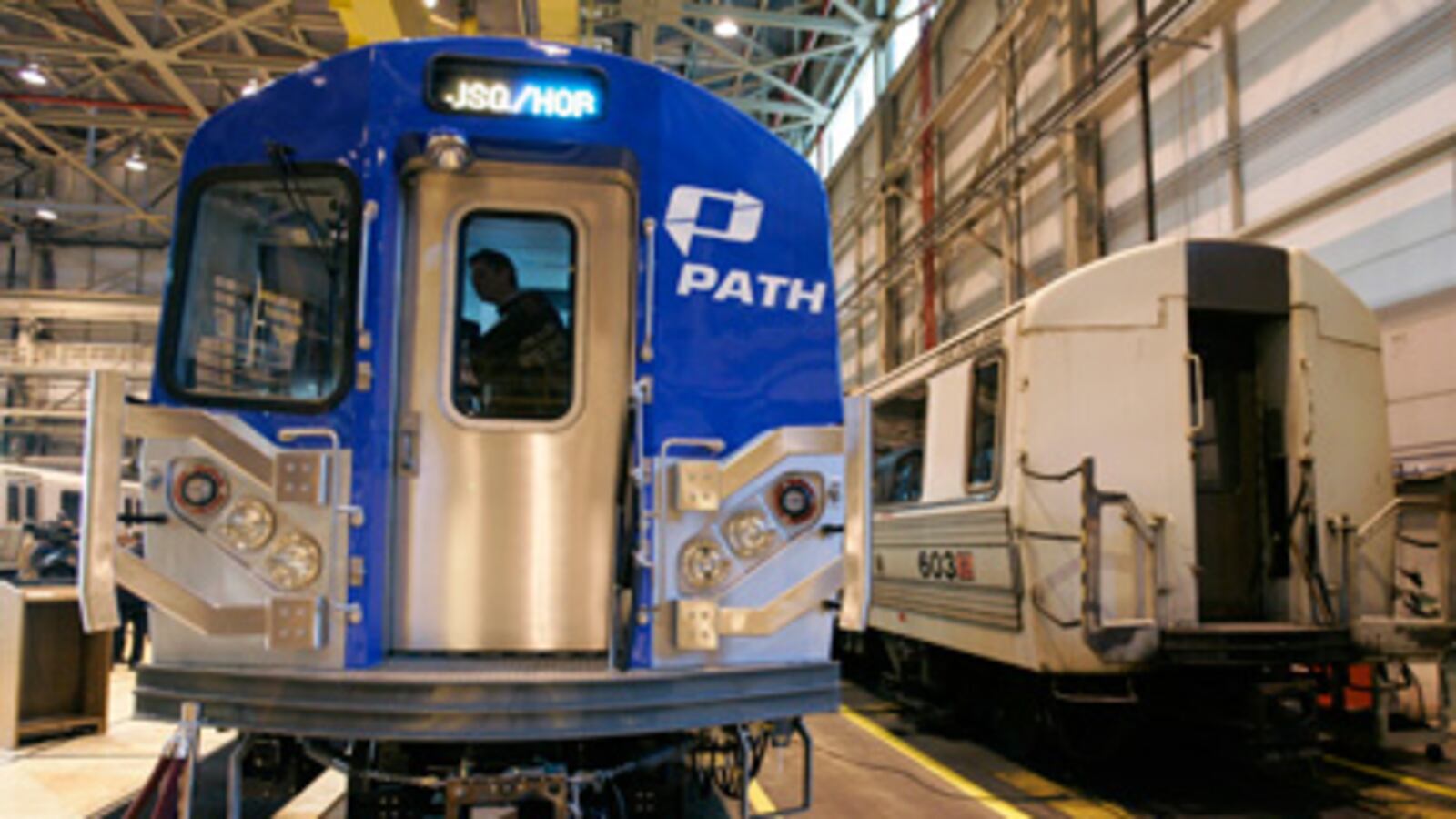 cheats/2011/05/08/train-crashes-in-hoboken-nj/path-train_odwku3