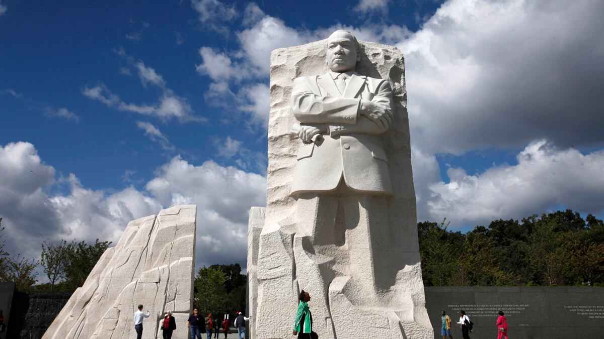 cheats/2011/10/16/mlk-memorial-dedicated/martin-luther-king-memorial-cs_tuoviv
