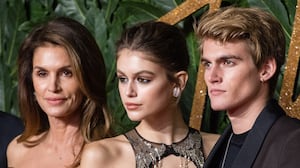 LONDON, ENGLAND - DECEMBER 10: Rande Gerber, Cindy Crawford, Kaia Gerber and Presley Gerber arrive at The Fashion Awards 2018 In Partnership With Swarovski at Royal Albert Hall on December 10, 2018 in London, England. (Photo by Samir Hussein/Samir Hussein/WireImage)