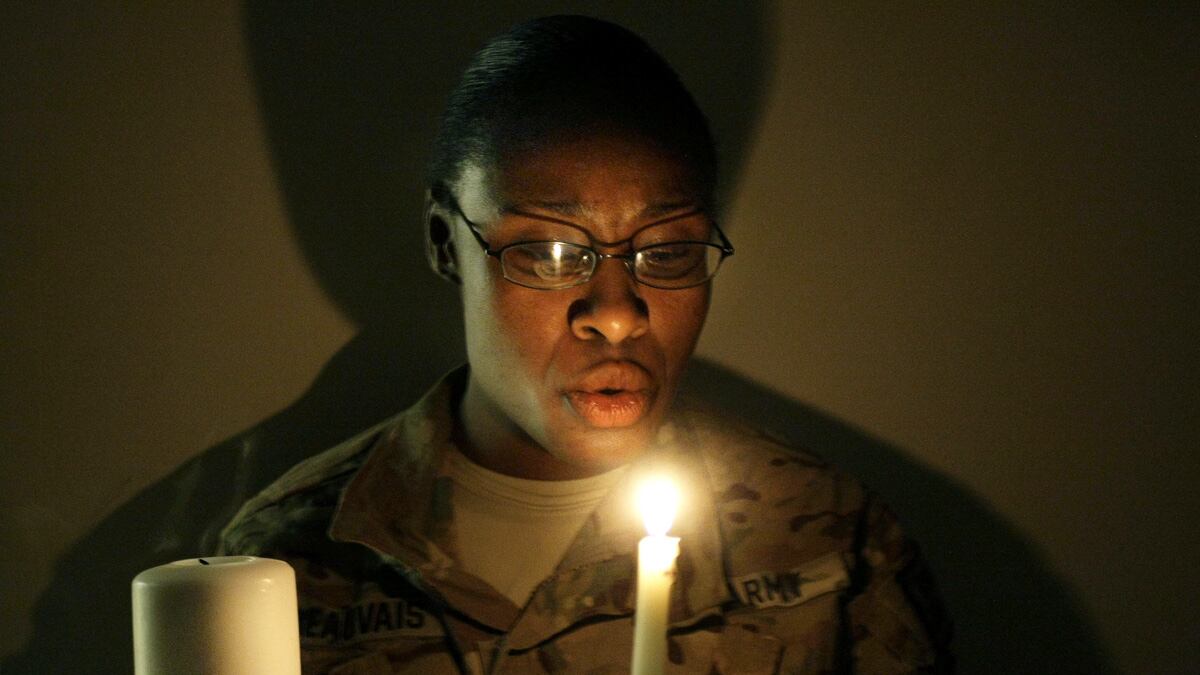 cheats/2012/12/26/suicide-bomber-attacks-u-s-base/afghanistan-base-attacked-cheat_yol4i2