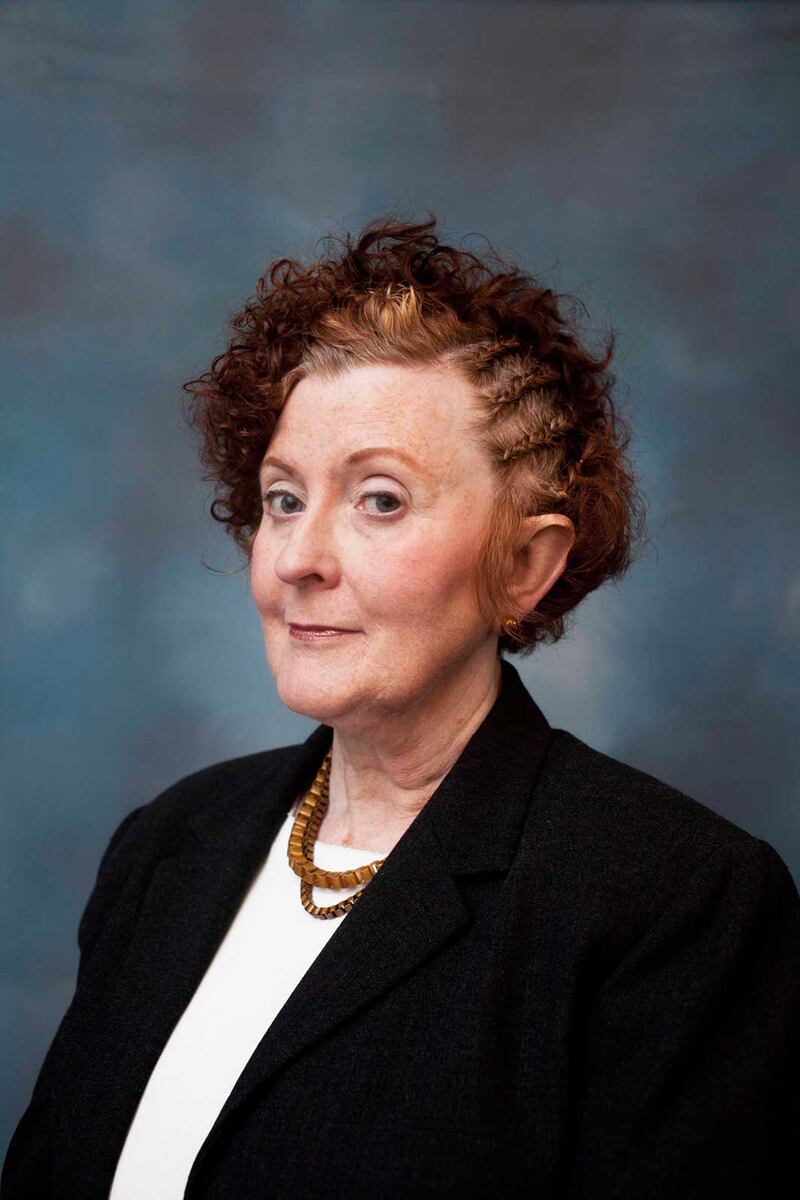 galleries/2013/10/19/white-women-black-hair-photos-from-endia-beal-s-can-i-touch-it/131018-white-women-black-hair-ellen_orpasb