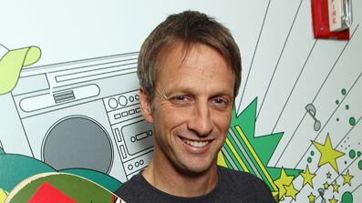 cheats/2009/06/20/skateboard-legend-rolls-through-wh/tony-hawk_dnmbxl