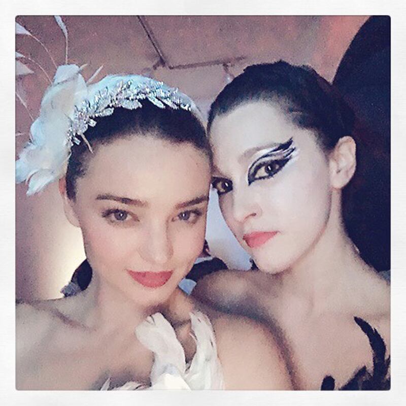 galleries/2015/10/31/best-celebrity-halloween-costumes-2015-photos/151031-celeb-halloween-outfits-06_uns0ug