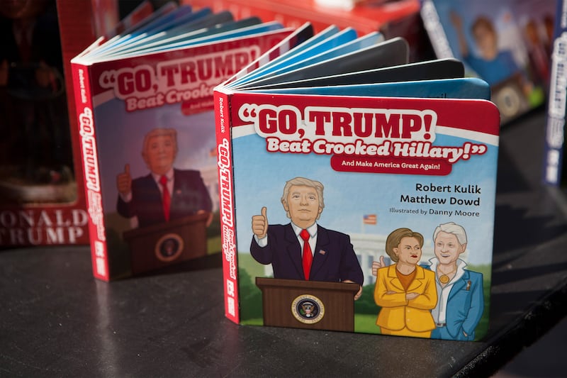 galleries/2016/07/21/make-swag-great-again-photos/170721-rnc-swag9_risvzb