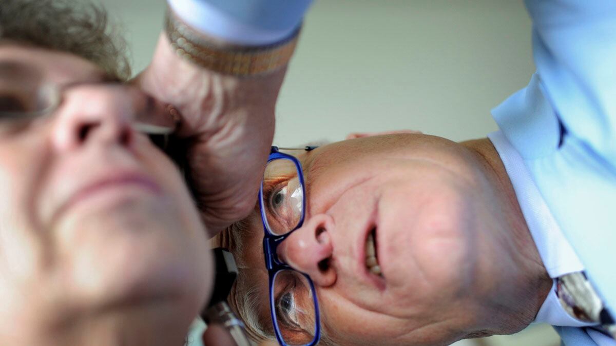 articles/2013/01/06/the-best-way-to-reform-health-care-and-cut-the-deficit/elhauge-defragment-healtcare-tease-embed_xppdry