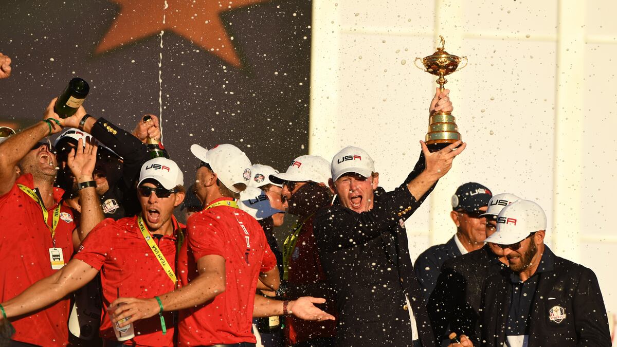 cheats/2016/10/03/u-s-wins-ryder-cup-ends-europe-streak/161003-ryder-cup-cheat_d5nhrq