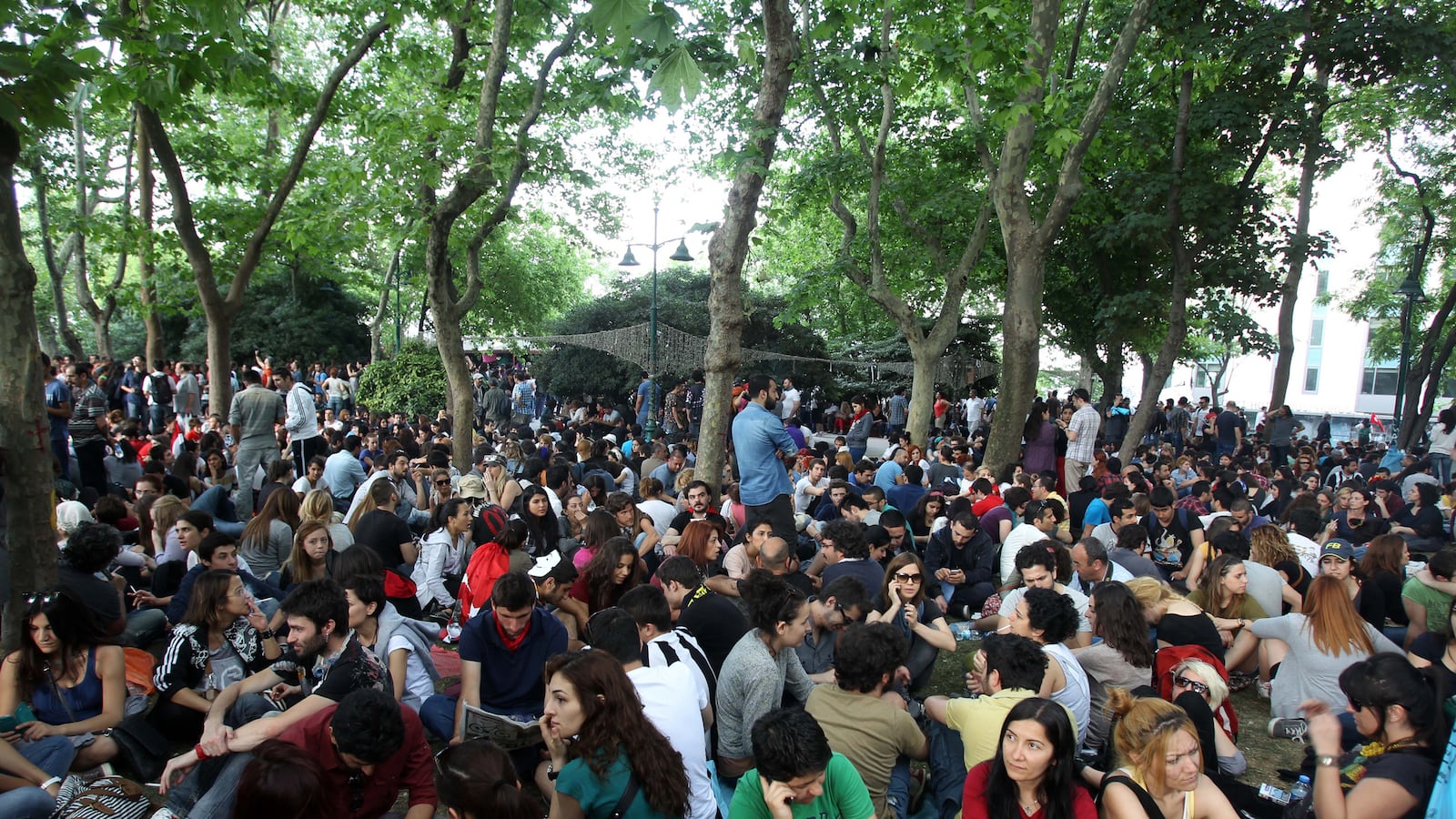 cheats/2013/06/08/istanbul-mayor-we-are-still-building-on-gezi-park/130608-Gezi-park-cheat_tgrq1l