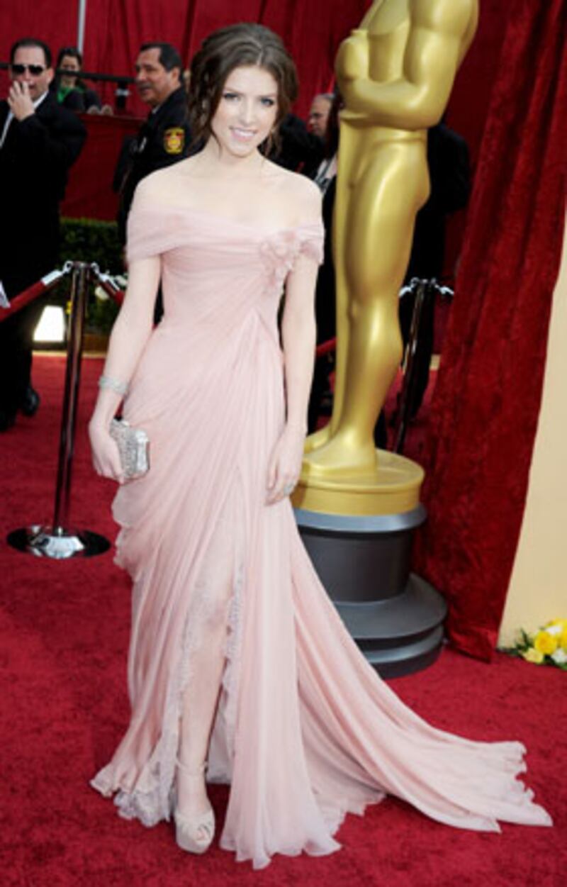 galleries/2010/03/07/oscar-arrivals-and-parties/oscar-arrivals---anna-kendrick_wy75hn