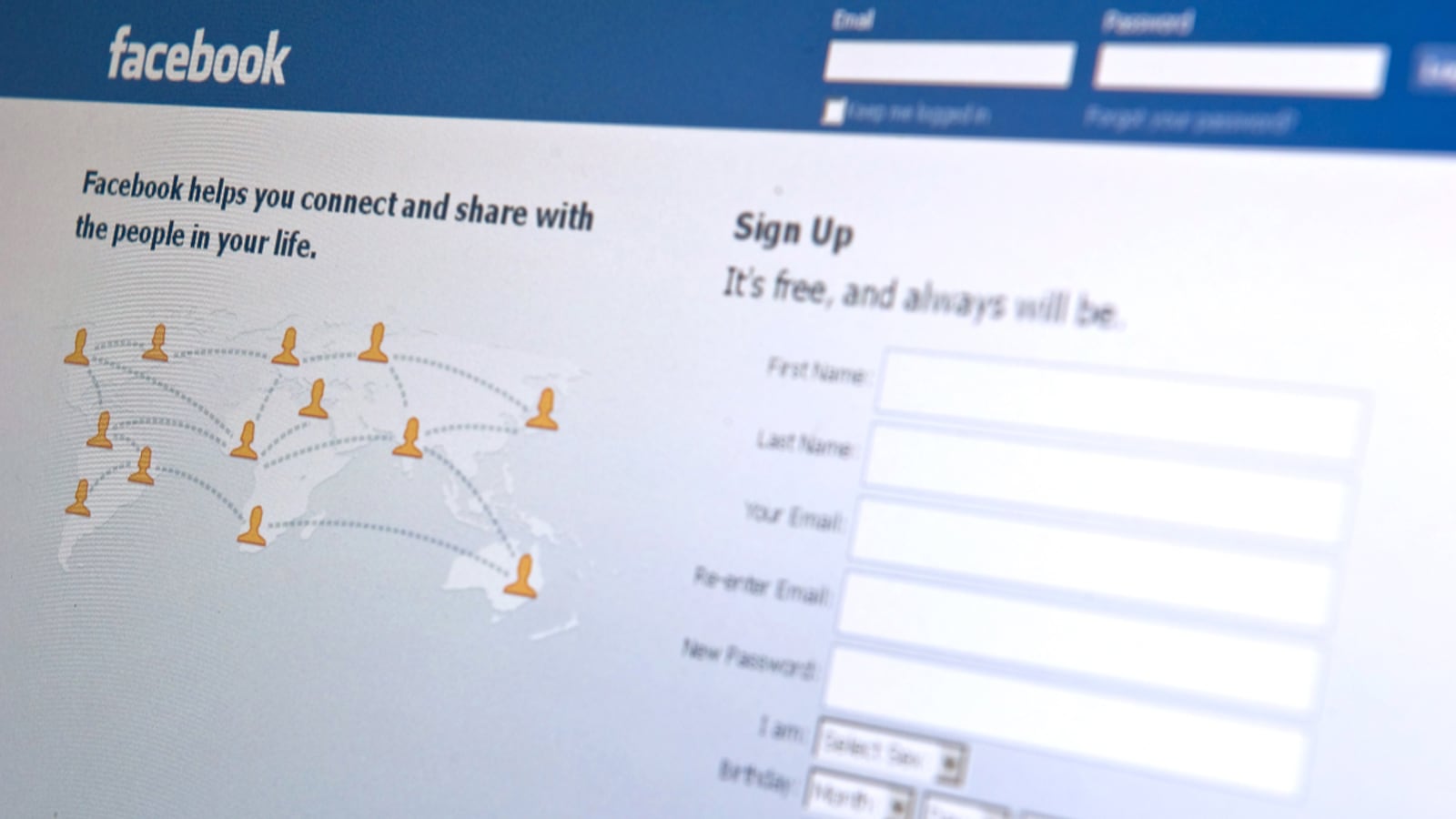 cheats/2011/08/05/facebook-spam-king-charged/facebook-earns-1-billion-cheat_svn9gb