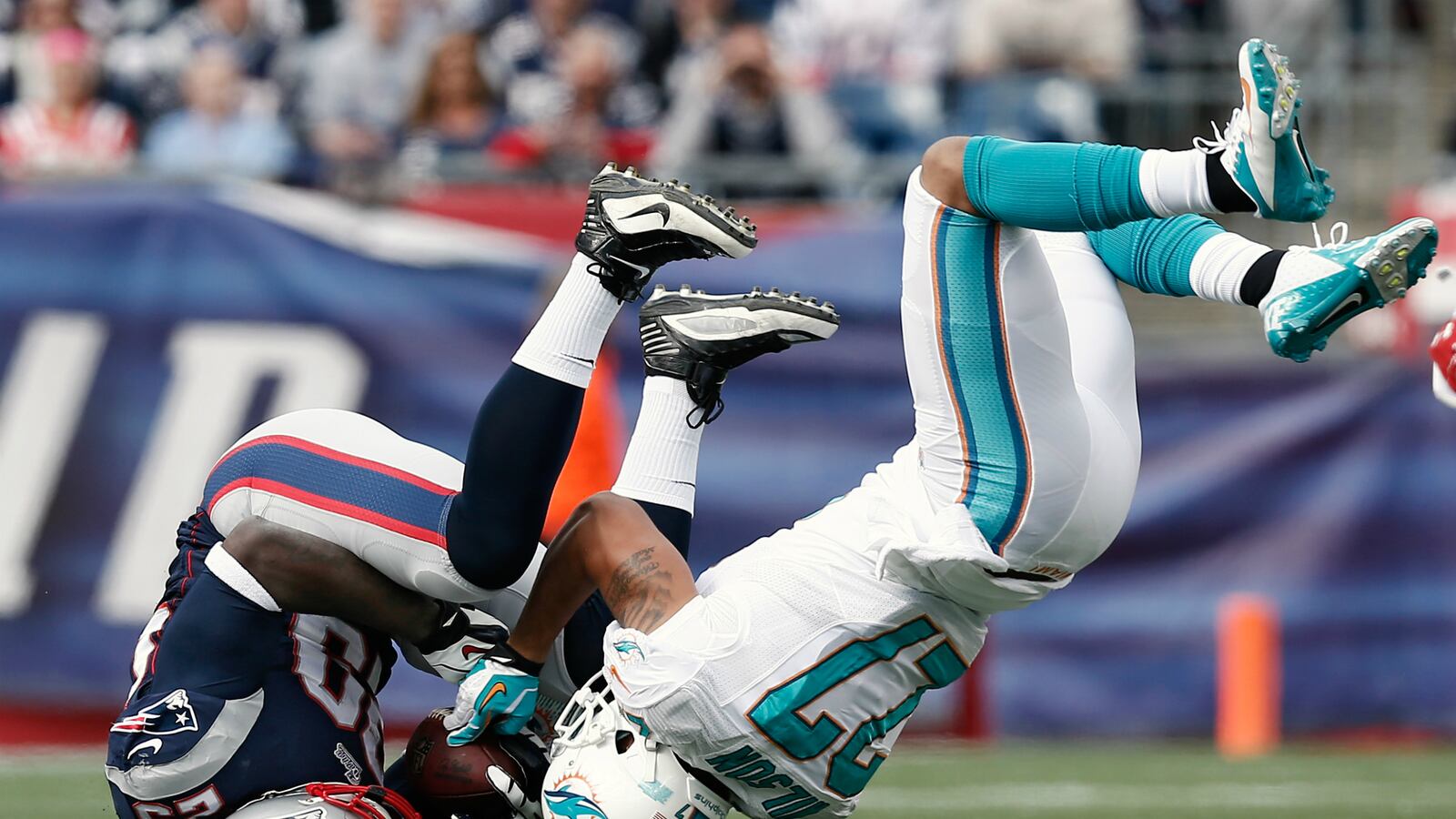 cheats/2016/04/29/court-nfl-must-reveal-concussion-docs/160429-concussion-cheat_vna4xc