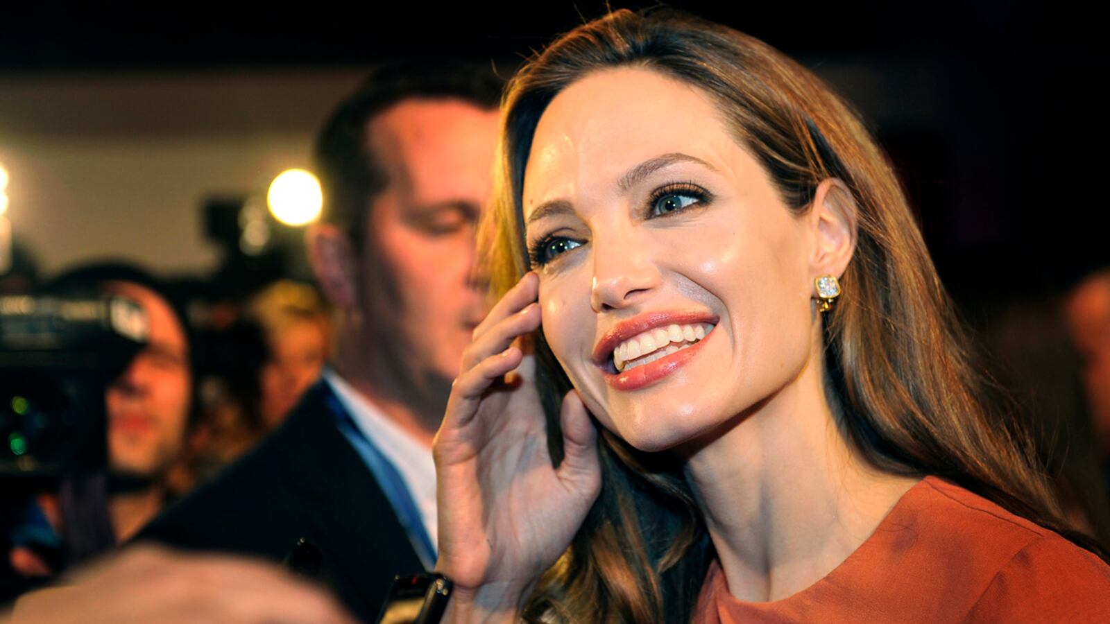 cheats/2012/02/22/angelina-jolie-joins-newsbeast-summit/angelina-jolie-joins-women-in-the-world-summit-cheat_rsrtih