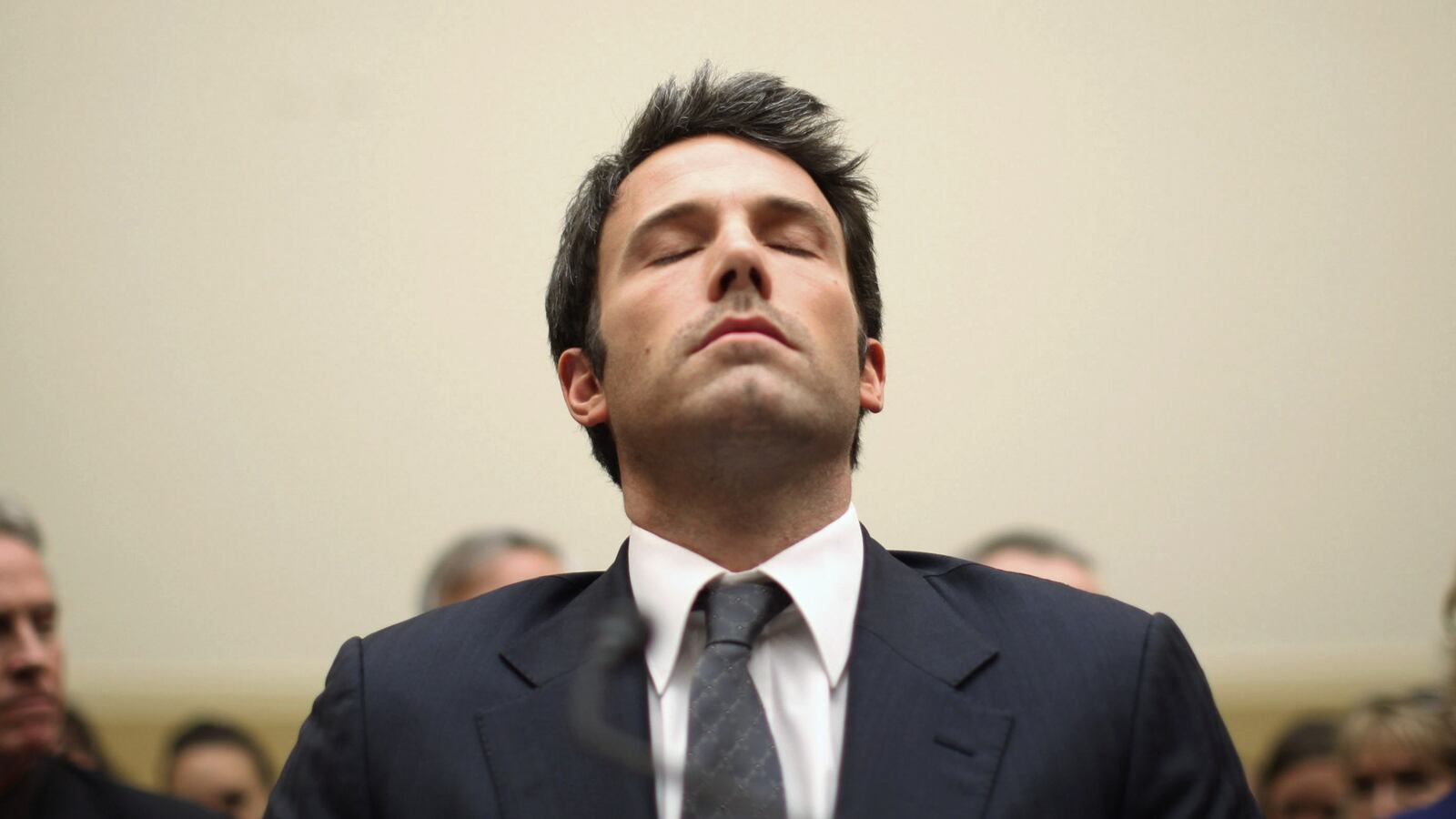 articles/2015/04/28/exclusive-ben-affleck-s-ancestor-did-not-own-slaves-tax-documents-show/150426-zadrozny-affleck-tease_ruv83x