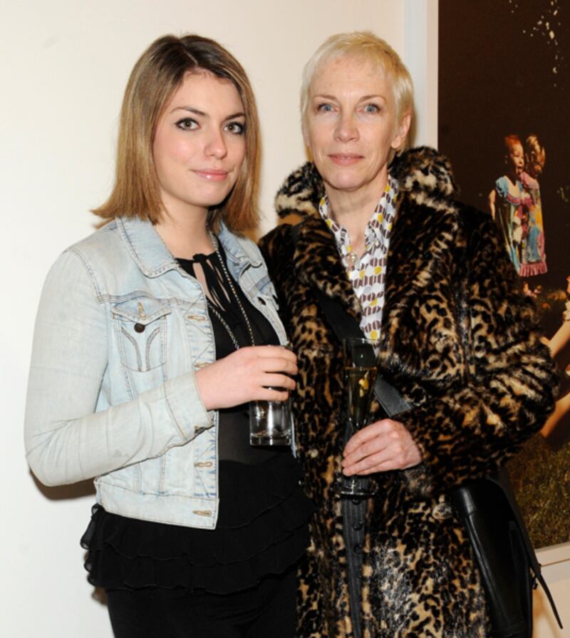 galleries/2012/01/13/jay-z-s-glory-and-other-songs-inspired-by-babies-photos/songs-for-babies-annie-lennox_fty5zu