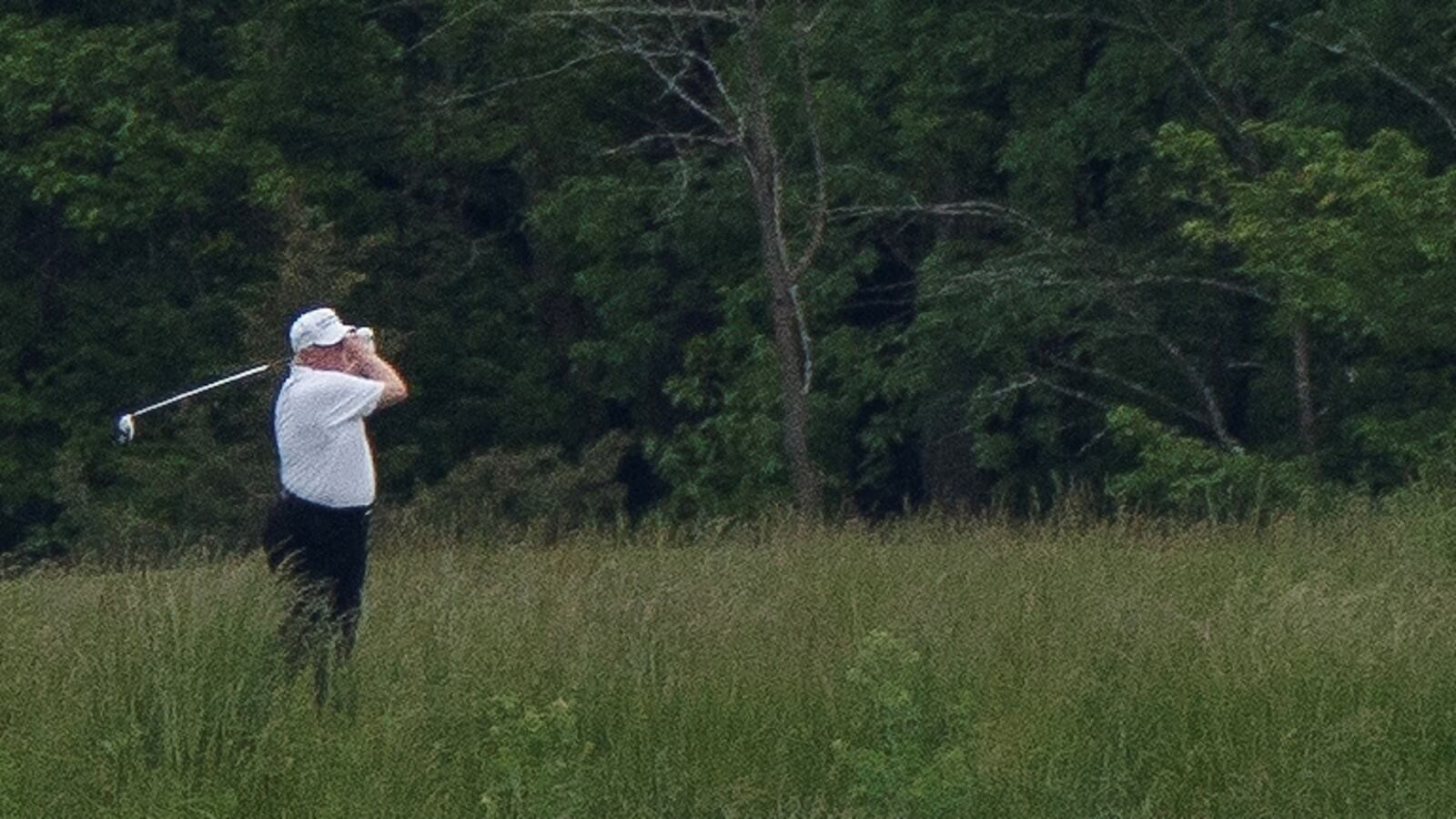 2020-05-24T000000Z_575532863_RC28VG98K95A_RTRMADP_3_USA-TRUMP_jmkr1u