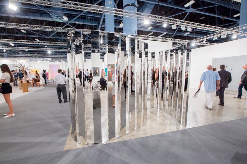 galleries/2014/12/06/art-basel-in-miami-beach-2014-photos/141205-art-basel-01_dh76ek