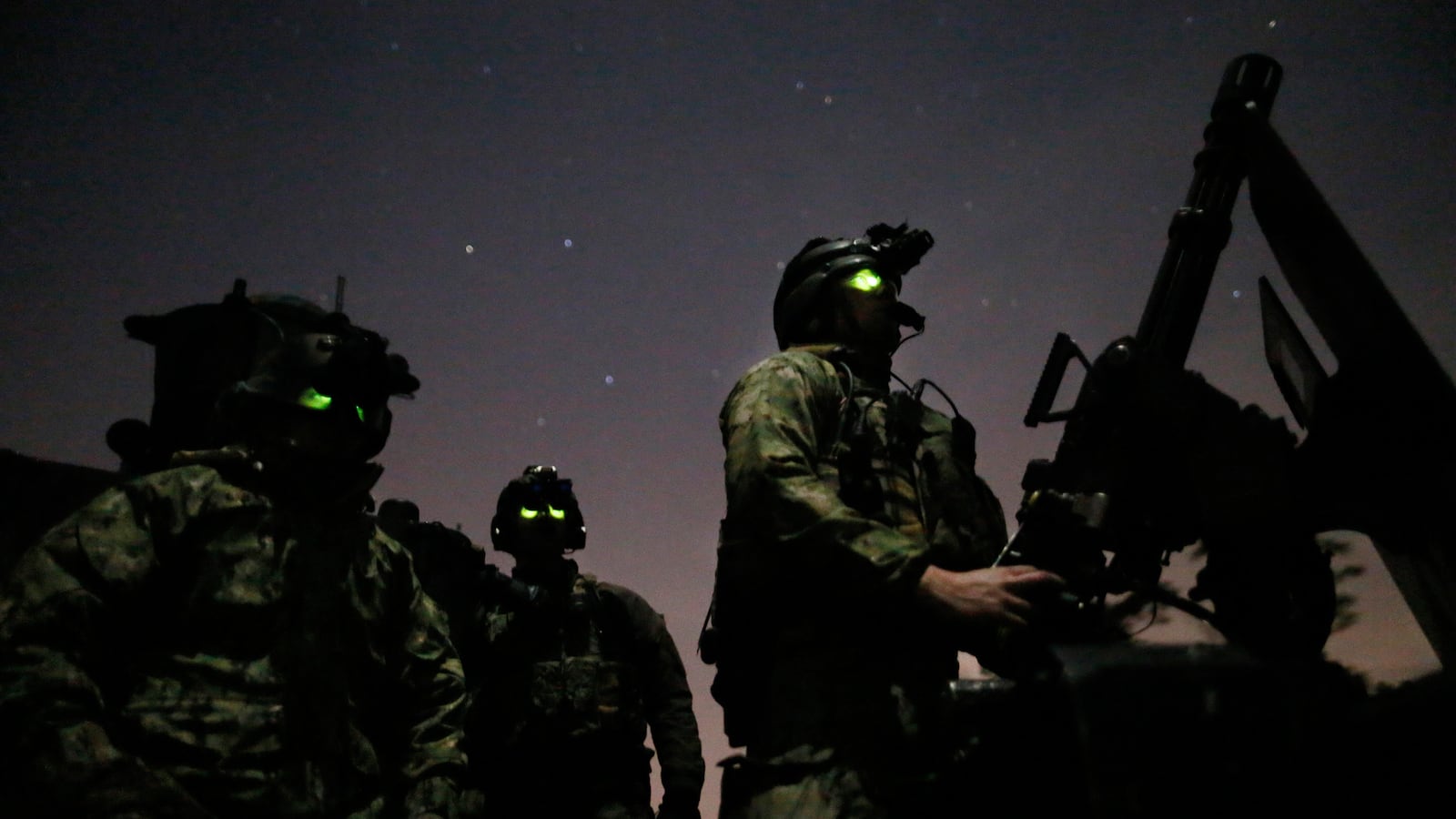 articles/2015/05/22/special-ops-to-obama-let-us-fight-isis-already/150521-dozier-special-ops-tease_jjtss5