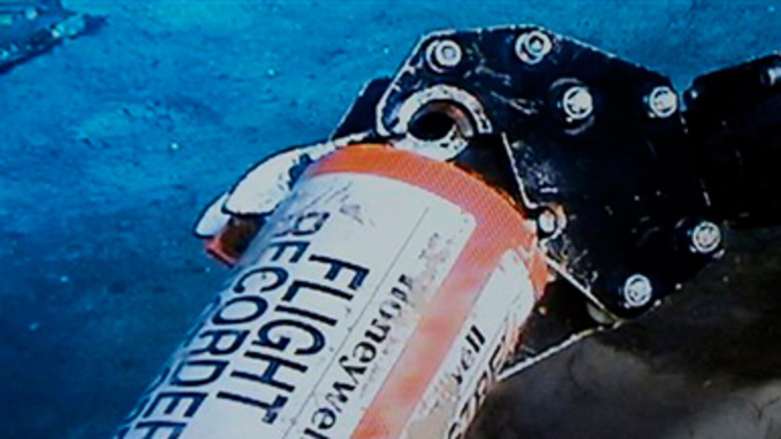 articles/2011/05/02/air-france-flight-447-mystery-may-be-solved-with-discovery-of-airbus-flight-recorder/irving-flight-recorder_177192_x9wf1l