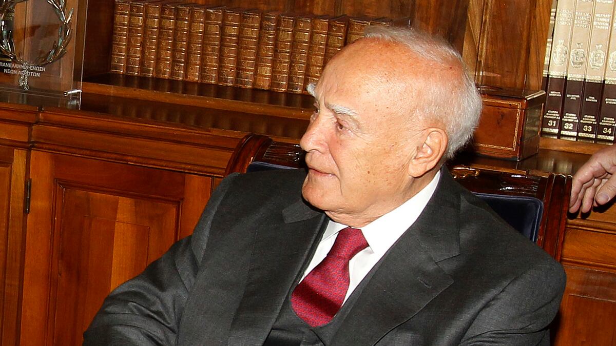 cheats/2011/11/06/greek-president-hosts-desperate-talks/greece-president-meeting-economy-cs_ru0m9n