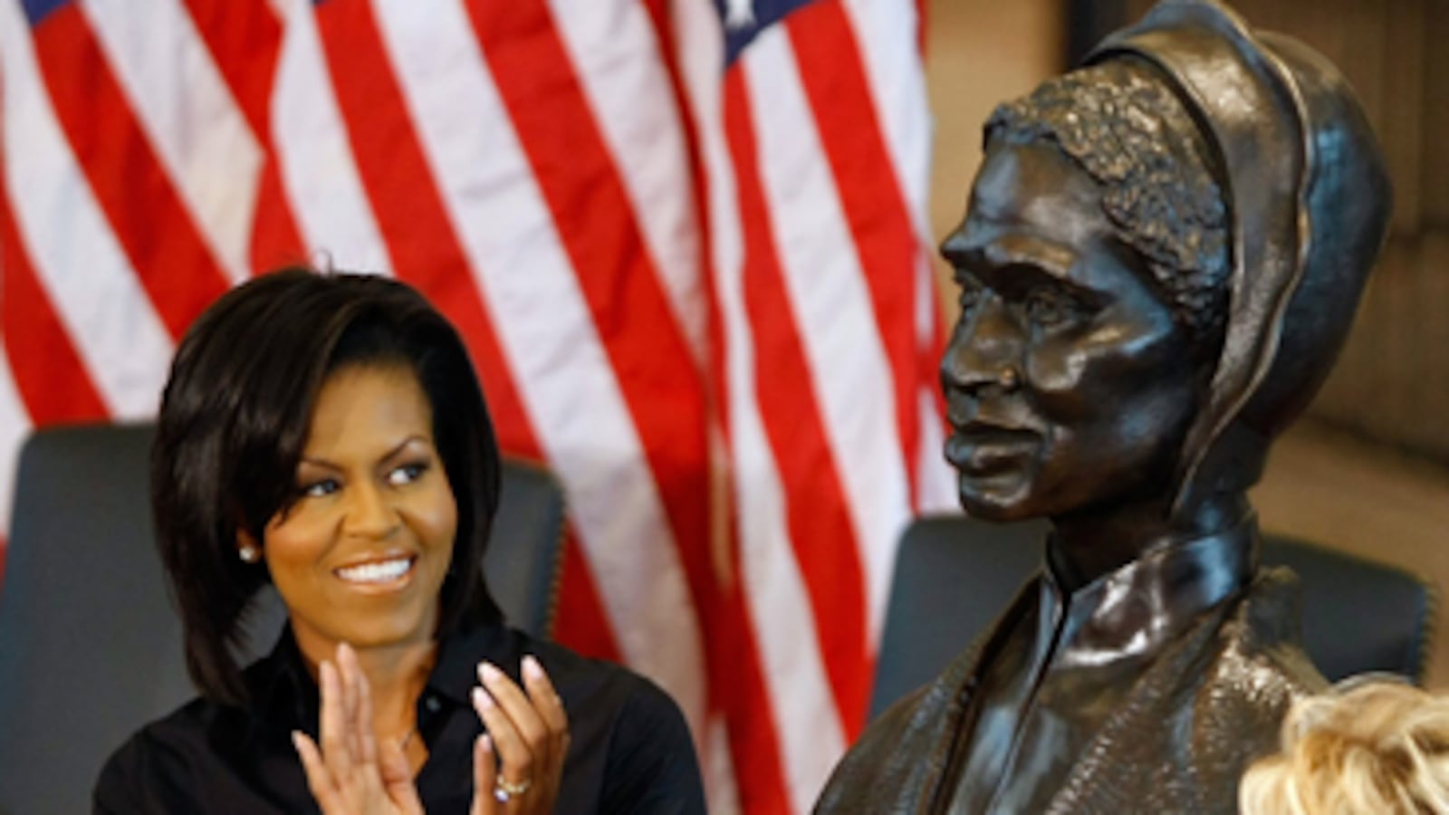 galleries/2009/04/29/michelle-s-first-100-days/michelle-obama-power-14_ujqawh