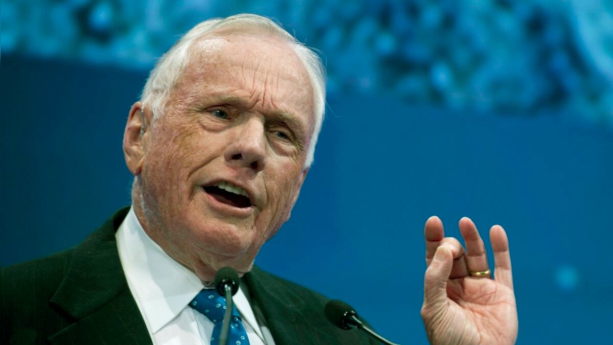 cheats/2012/05/24/neil-armstrong-breaks-moon-silence/neil-armstrong-cheat_lhkef1