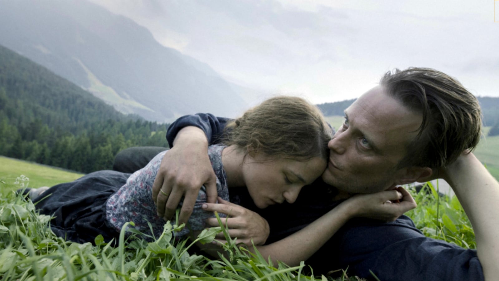 190517-porton-hiddenlife-tease_qeizpp