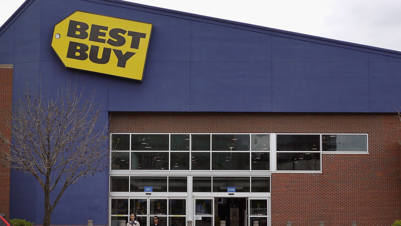 articles/2012/12/20/best-buy-exec-suddenly-resigns/best-buy-mcardle-tease_esiskb