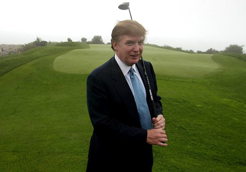 galleries/2009/12/16/tiger-woods-defenders/tiger-woods-defenders---donald-trump_ymy6ey