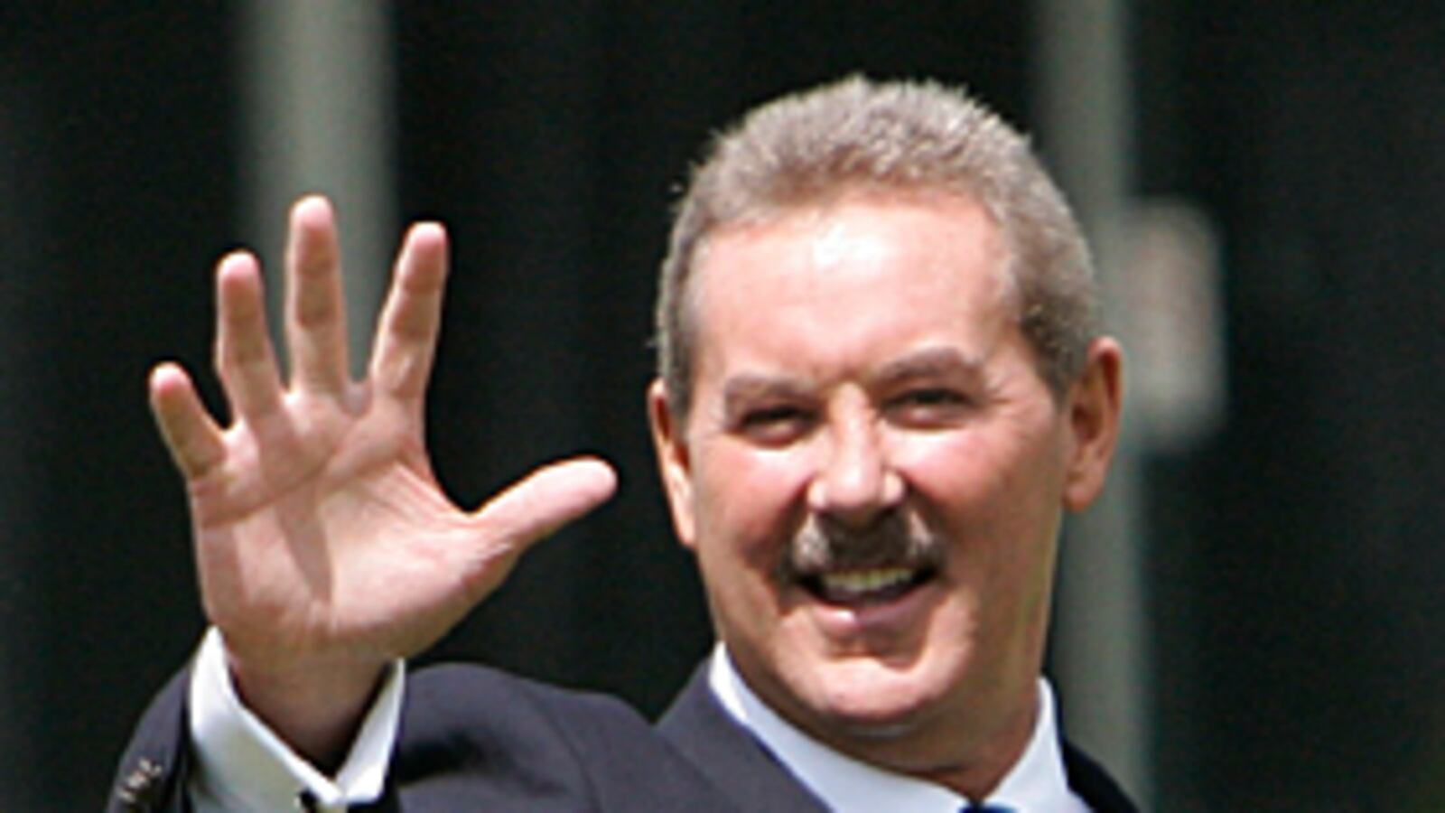 cheats/2009/06/19/sir-allen-stanford-surrenders/allen-stanford-1_zpuzef