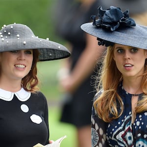 Britain's Princess Eugenie (L) and Princess Beatrice at Ascot, 18/6/16