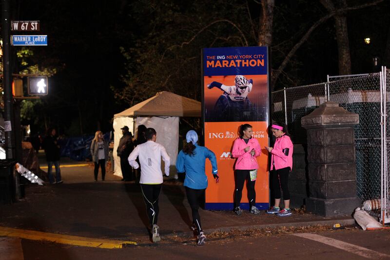 articles/2012/11/03/make-the-new-york-city-marathon-a-help-a-thon/daly-marathon-cancel-volunteer-tease-embed_avwtmo