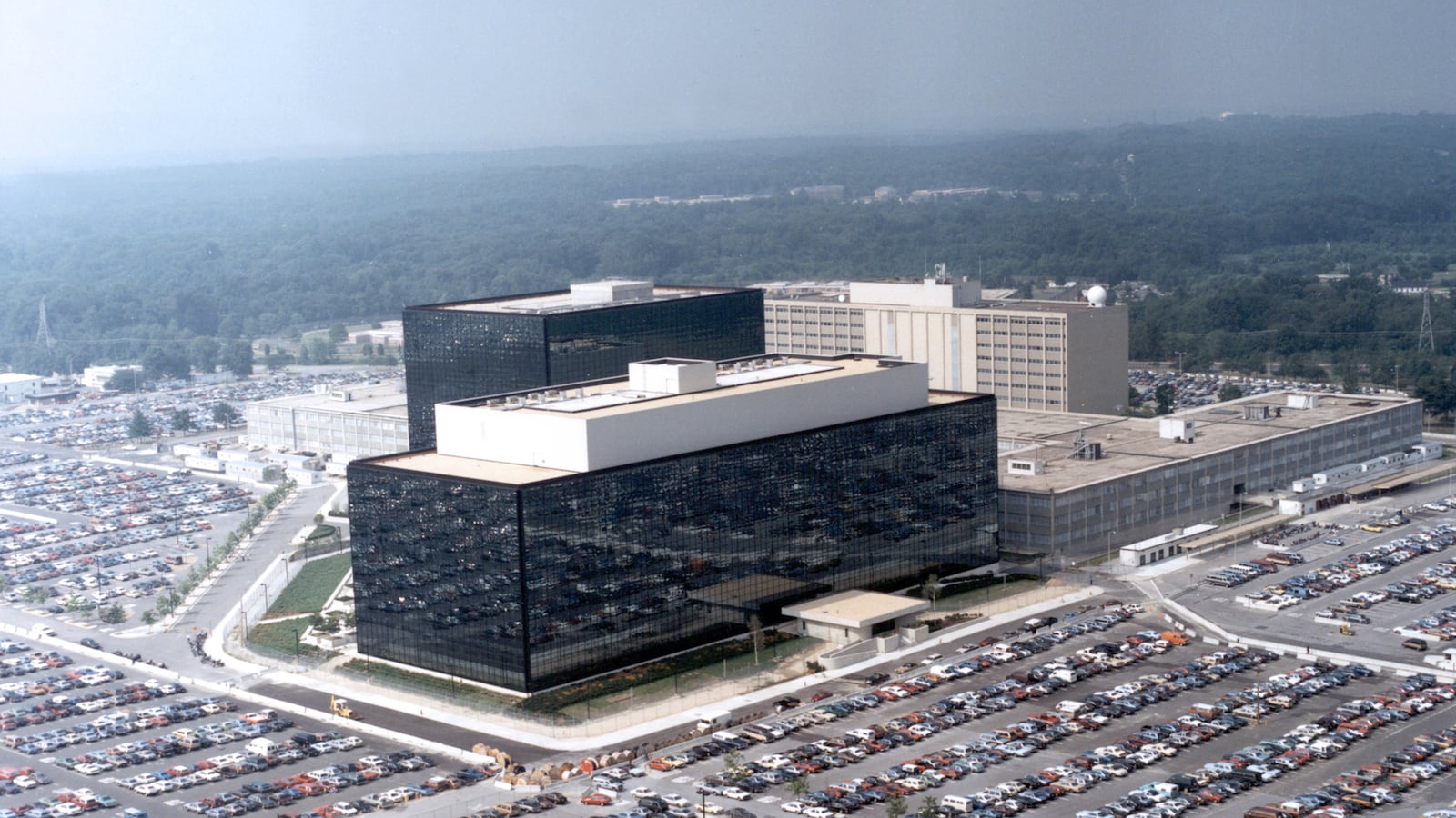 articles/2013/06/07/verizon-data-shared-with-u-k/130606-lake-nsa-tease_bvm7hn