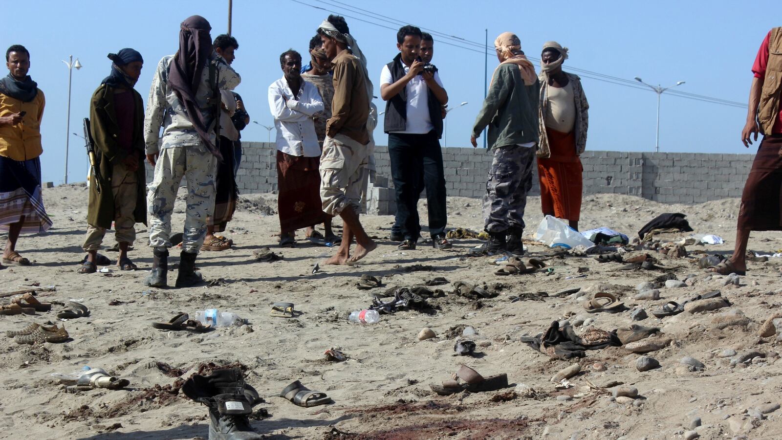 cheats/2016/12/18/suicide-bomb-kills-48-soldiers-in-yemen/161218-yemen-suicide-bomb-cheat_ncrsbv