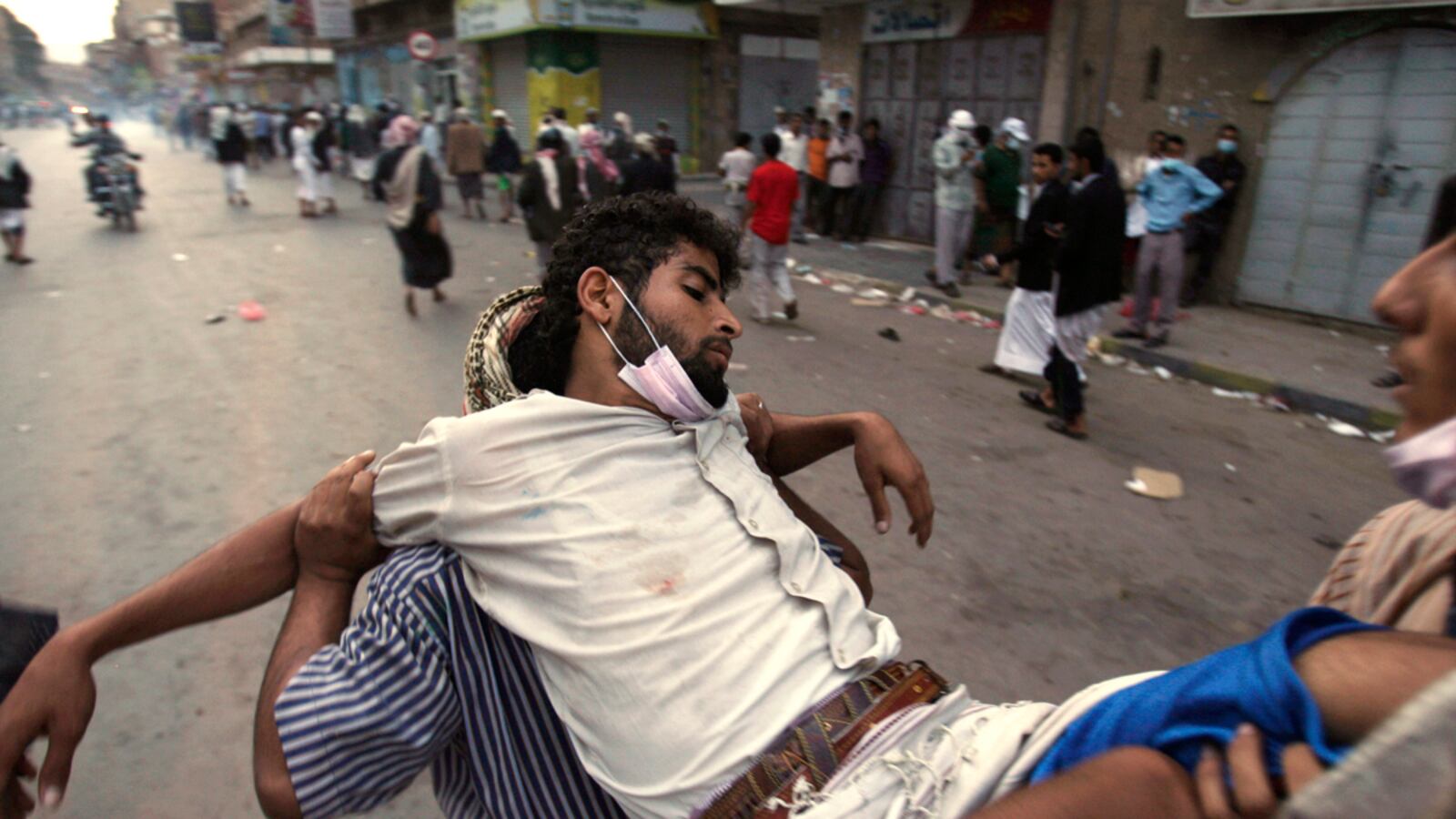 cheats/2011/09/19/yemen-forces-kill-at-least-20/yemen-forces-kill-protesters-cs_s5yfag