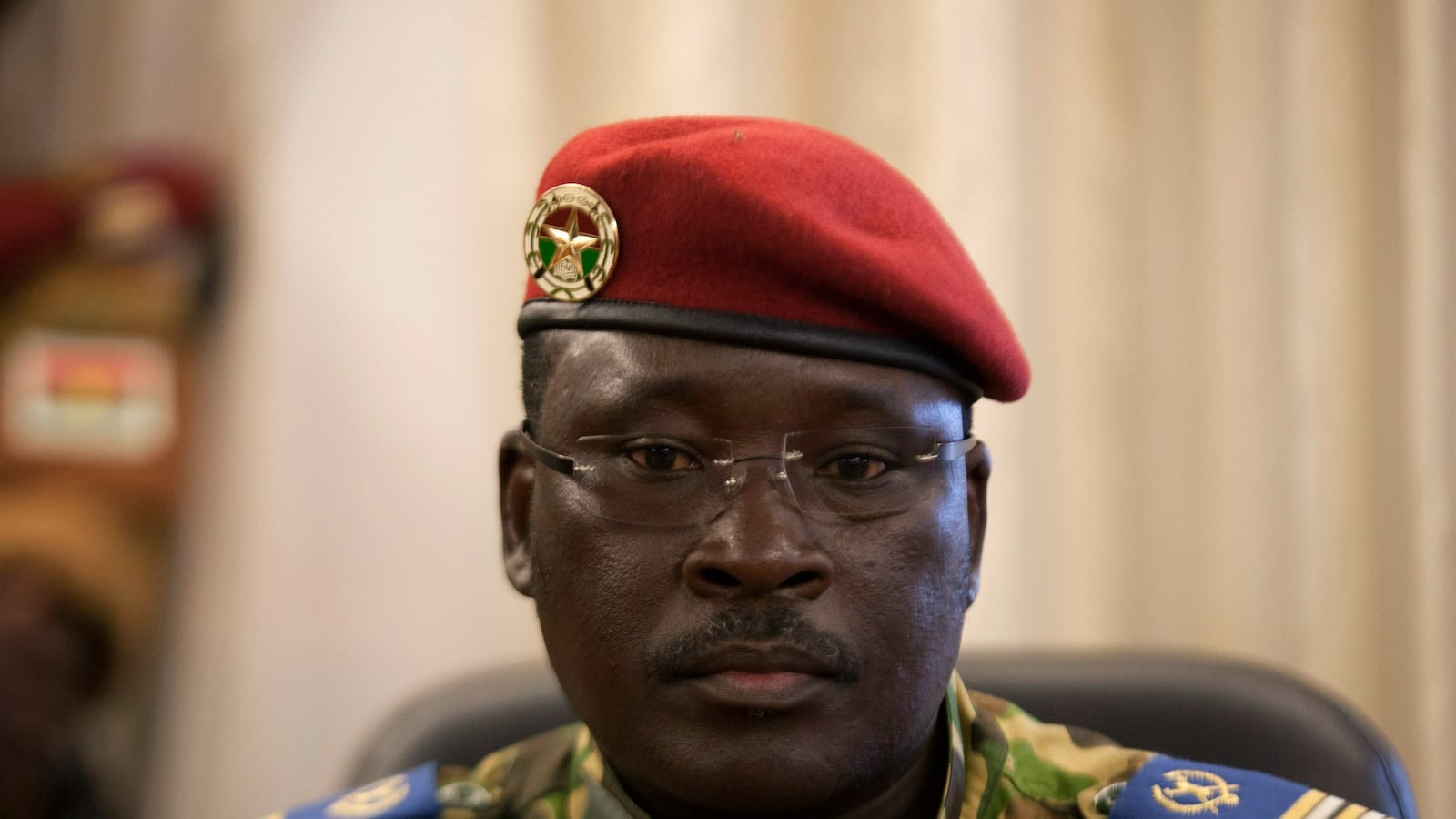 cheats/2014/11/01/two-claiming-power-in-burkina-faso/141101-burkina-faso-cheat_frvfjb