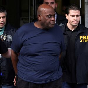 2022-04-13T210841Z_1891188762_RC2KMT90WNL5_RTRMADP_3_NEW-YORK-SHOOTING_u0faej