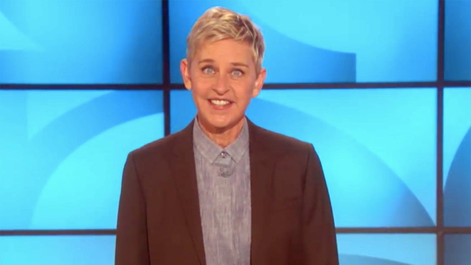articles/2017/04/11/ellen-degeneres-mocks-united-s-crazy-policies-your-first-forcible-removal-is-free/174011-wilstein-ellen-tease_hmgliv