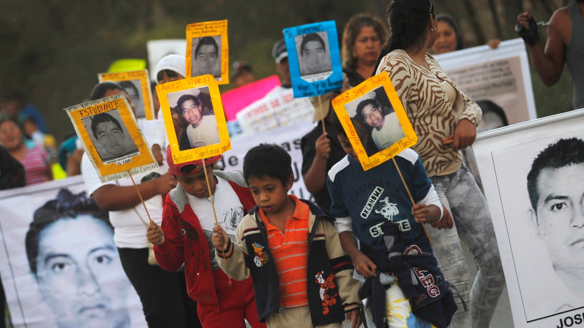 cheats/2015/09/18/cartel-boss-held-for-43-missing-students/150918-mexico-teacher-death-cheat_w8mzqt