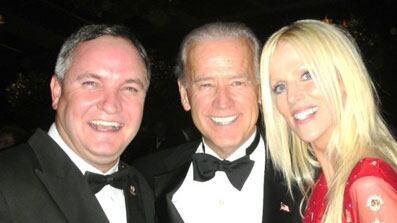 articles/2009/11/27/new-photos-white-house-crashers/white-house-crashers-gallery-launch_yogrhc