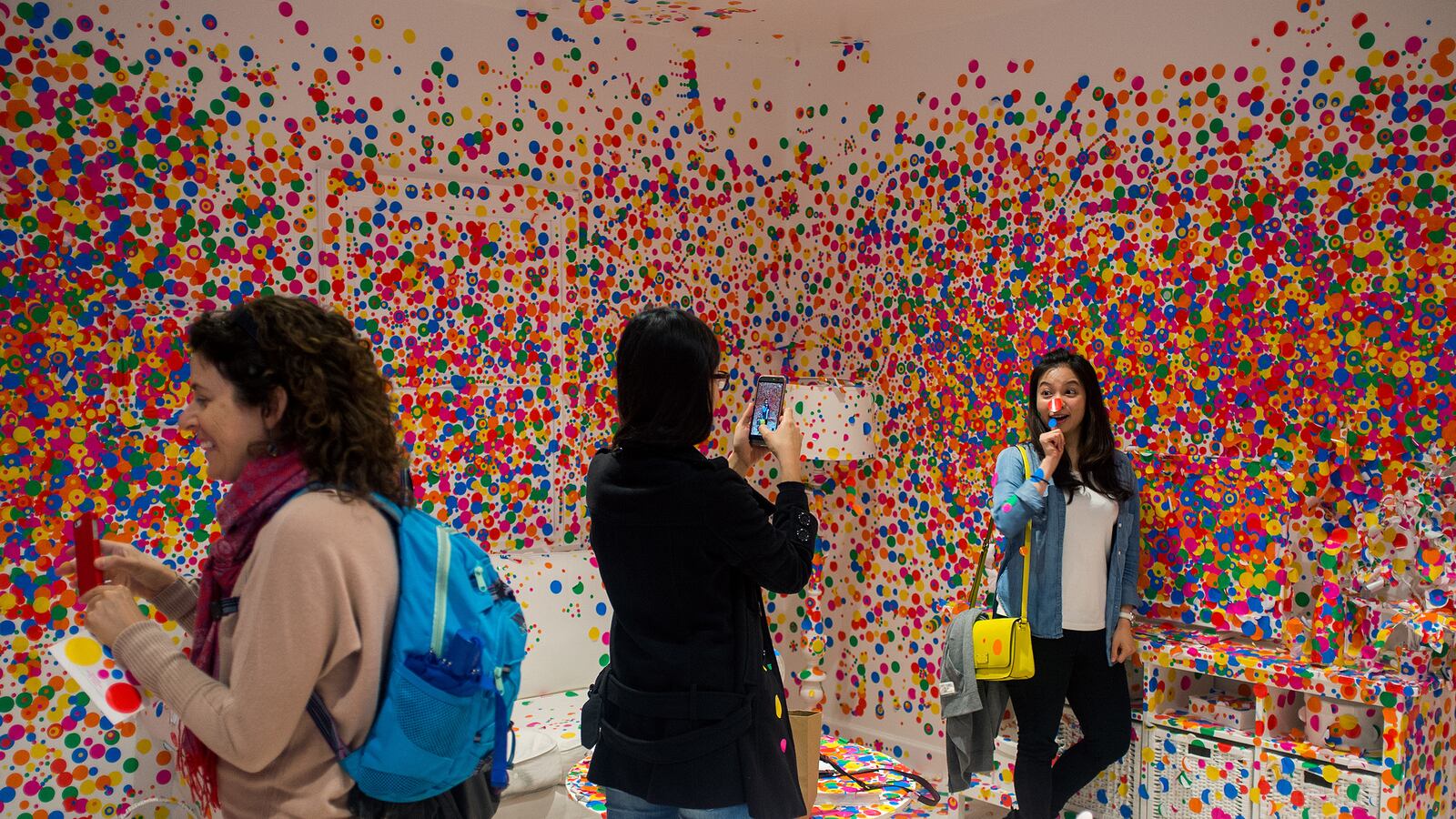 articles/2015/06/05/the-house-everyone-wants-to-visit-and-it-s-art/150604-jones-stickers-tease_nmbmu0