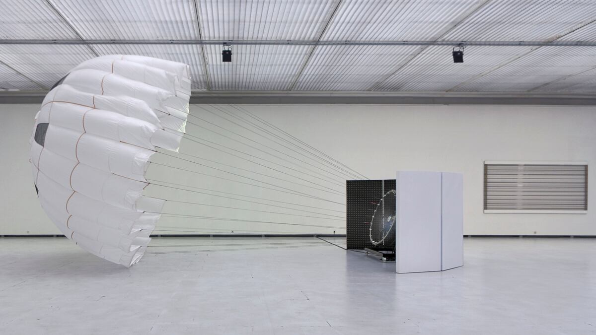 articles/2011/09/24/artist-carsten-nicolai-s-pionier-i-at-the-pace-gallery/carsten-nicolai-pionier-i-so_zslfbk