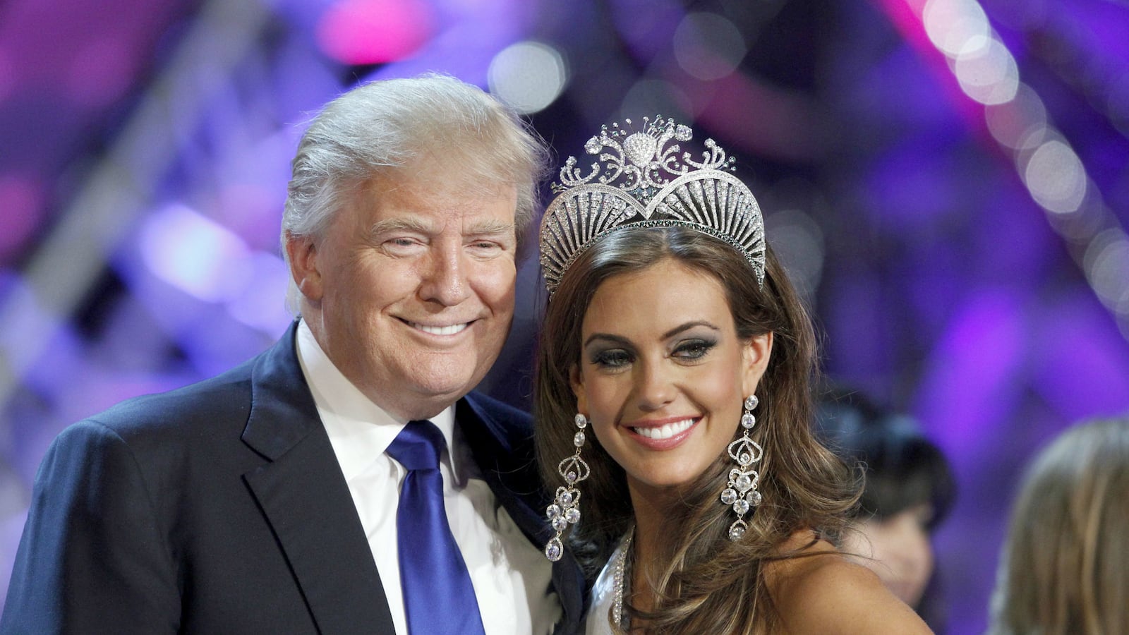 cheats/2015/06/25/donald-trump-to-sue-univision/150625-trump-univision-cheat_shalpw