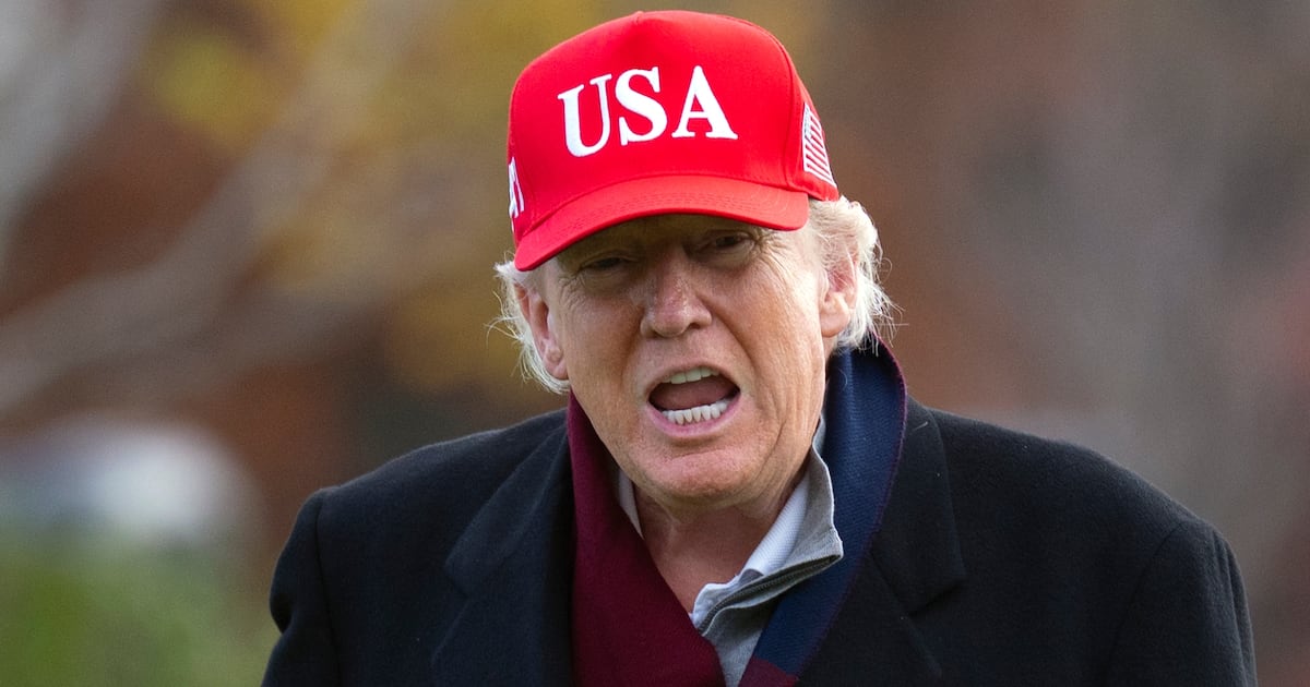 Die Krypto-Projekte der Familie Trump stürzen noch stärker ab als Bitcoin.