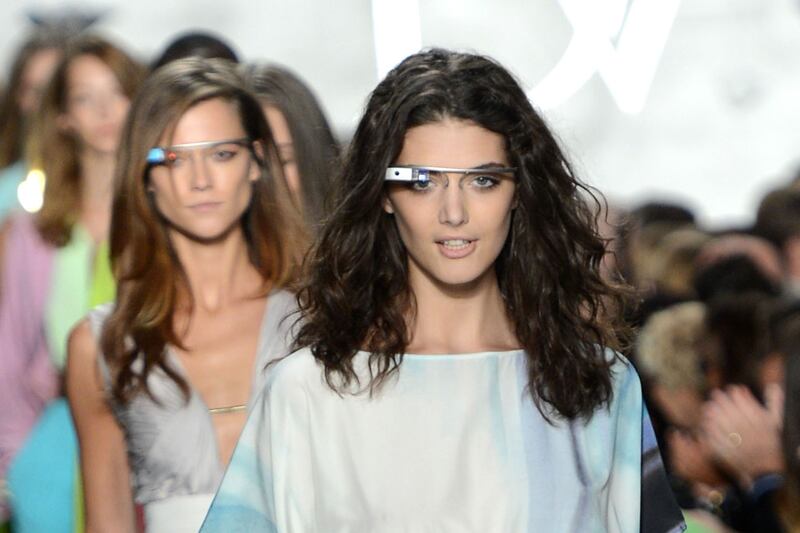 articles/2014/06/03/net-a-porter-mr-porter-to-sell-google-glass-suzy-menkes-premier-vogue-column/140603-google-glass-cheat_f7prfm